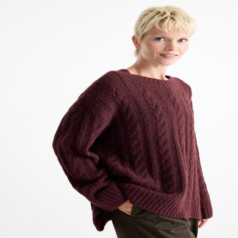 Jumper - cable knit pattern - bordeaux
