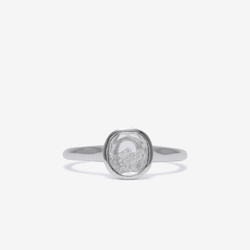 Moritz Glik - Neue Oval Ring Petite - (White Gold)